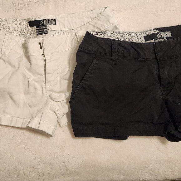 Pair of Volcom  Short Slack Shorts - Picture 1 of 2